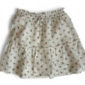 Romantic White Floral Cottagecore Tiered Mini Skirt – Small